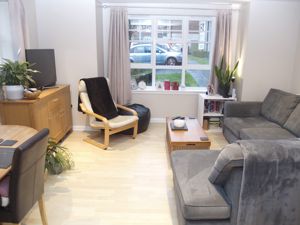 Lounge/Diner- click for photo gallery